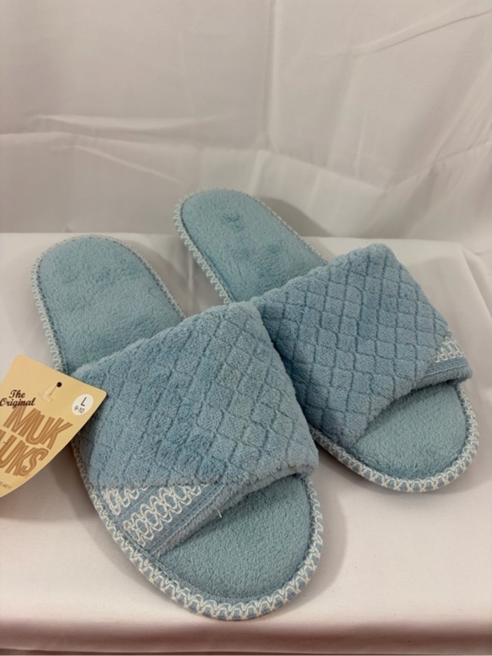 NWT Muk Luks Women’s Size 9-10 Light Blue Quilted Slide Slippers